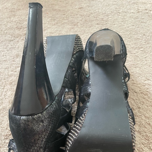 Black studded Steve by Steve Madden sandals - Picture 6 of 7